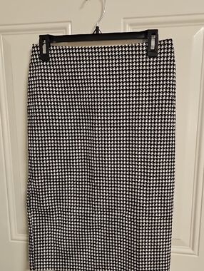 Black and White Houndstooth Pencil Skirt